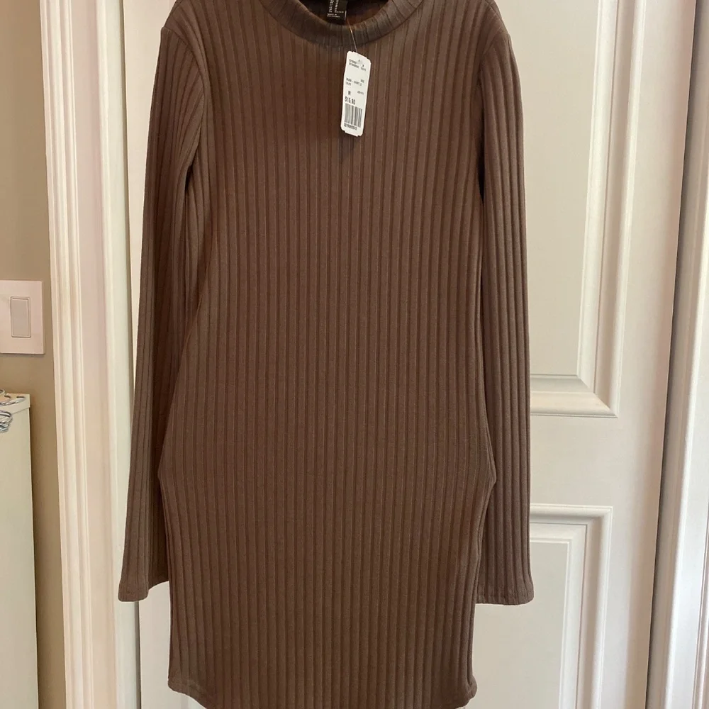 Forever 21 mock neck dress - Picture 2 of 4